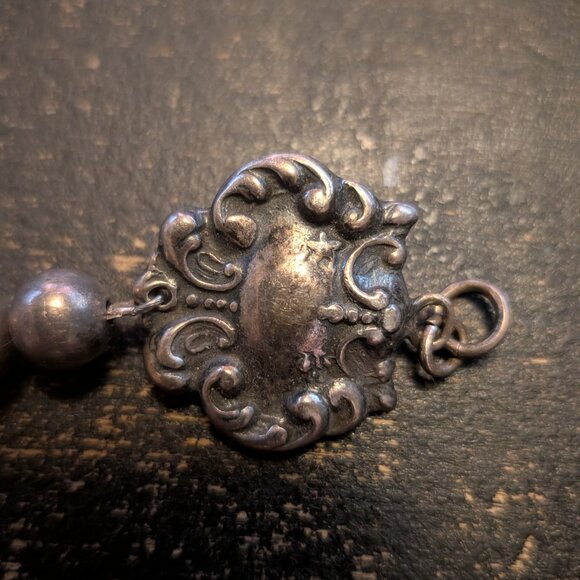 Vintage Sterling Silver Navajo Pearl Bead Bracelet Ornate Repoussé Clasp 925 - Picture 2 of 8